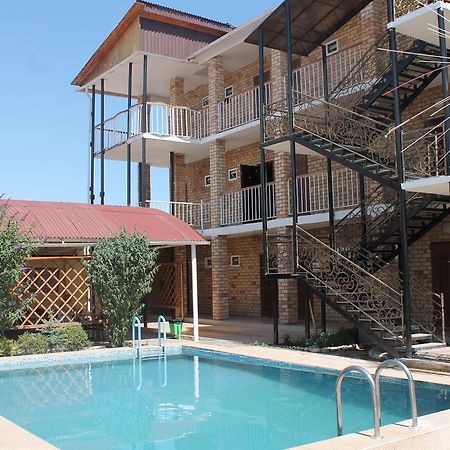 Адилет Hotel Cholpon-Ata Ngoại thất bức ảnh