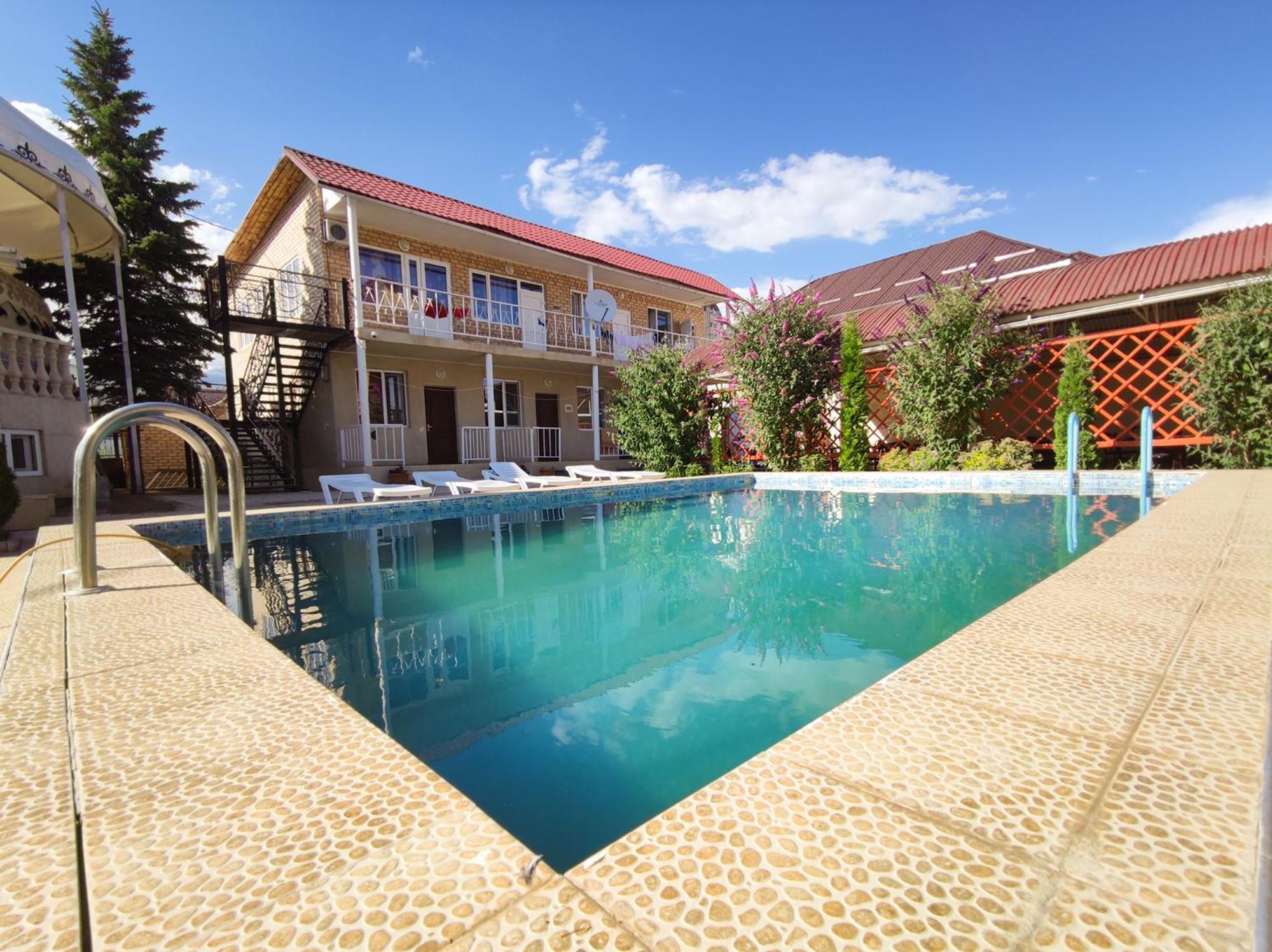 Адилет Hotel Cholpon-Ata Ngoại thất bức ảnh