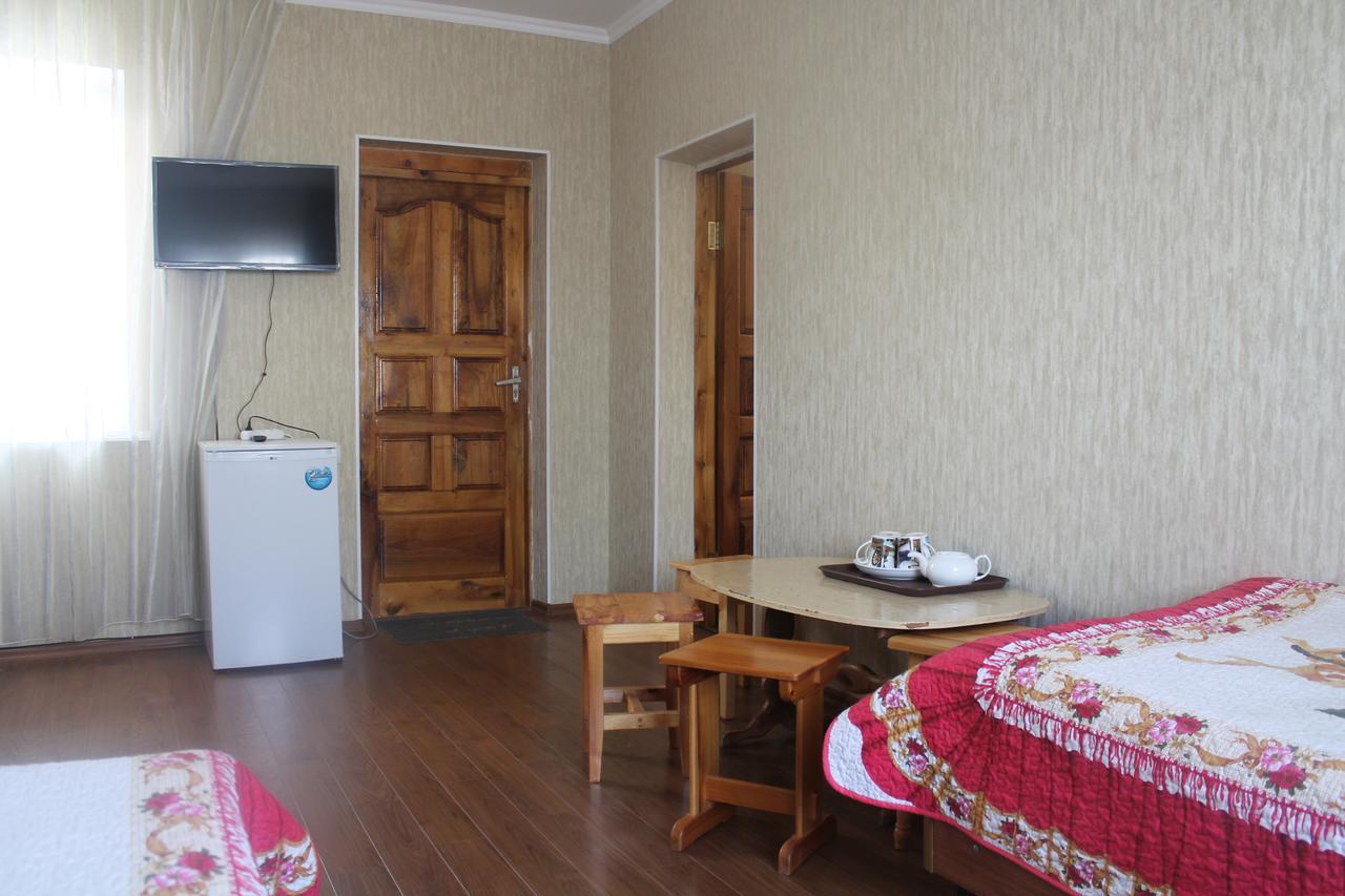 Адилет Hotel Cholpon-Ata Ngoại thất bức ảnh