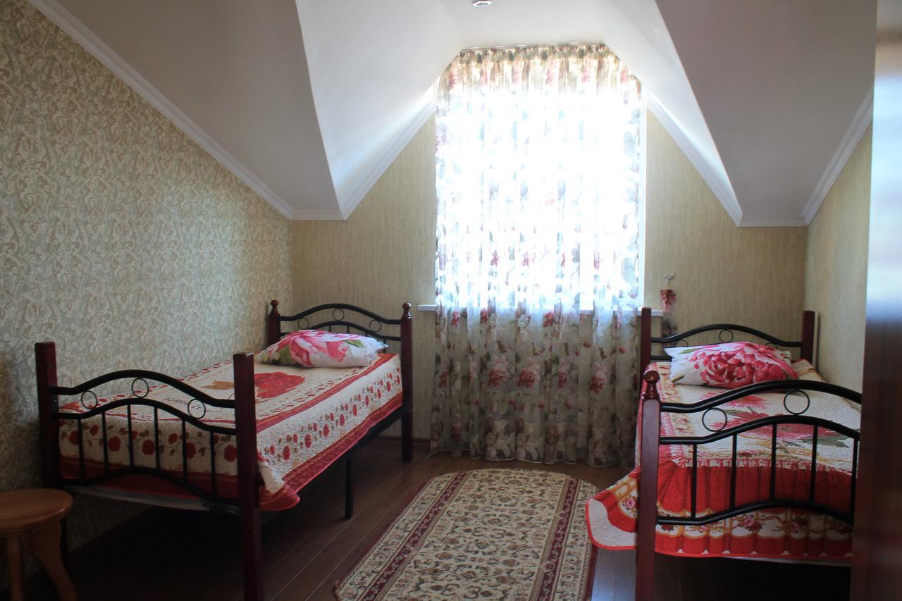 Адилет Hotel Cholpon-Ata Ngoại thất bức ảnh