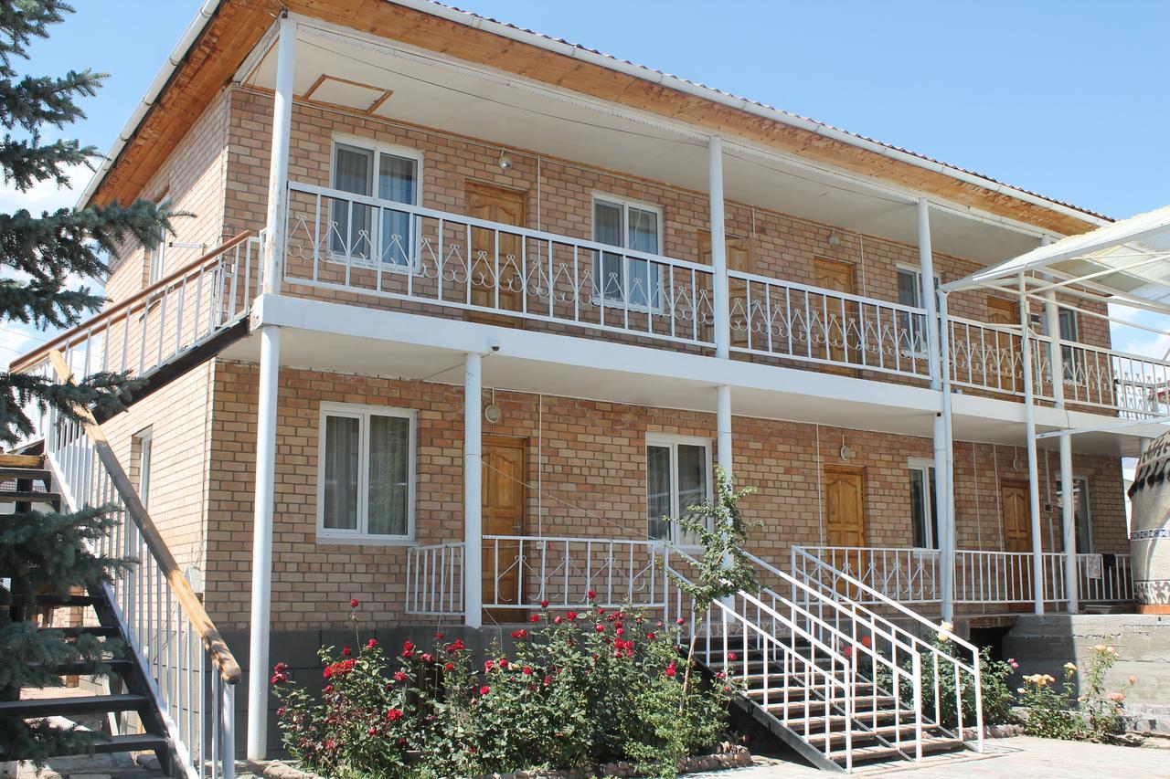 Адилет Hotel Cholpon-Ata Ngoại thất bức ảnh